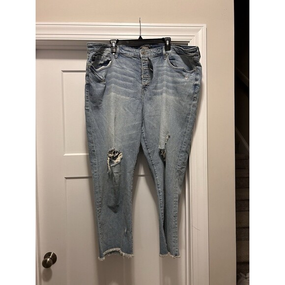 New Torrid Women’s Size 24 Stovepipe Destroyed Raw Hem Stretch Light Wash Jeans - Picture 1 of 5